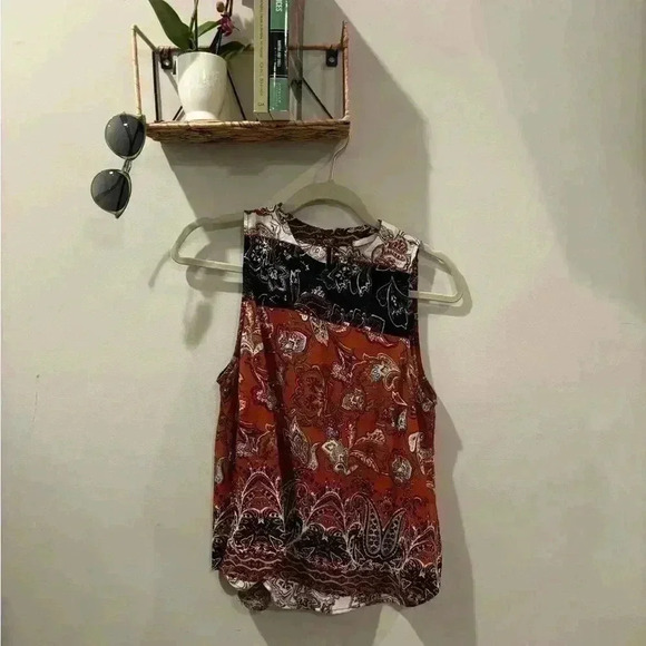 Eloide Floral Top - Picture 1 of 4